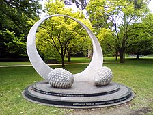The Australian Turkish Friendship Memorial in Kings Domain, Melbourne honours WWI fallen soldiers and is a tribute to Australian-Turkish relations