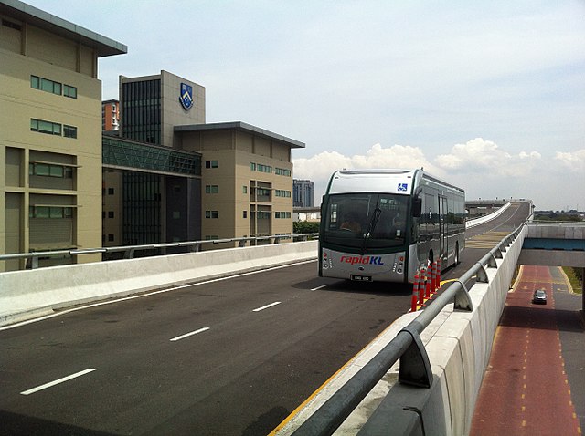 BYD battery-powered electric bus approaching SunU-Monash station