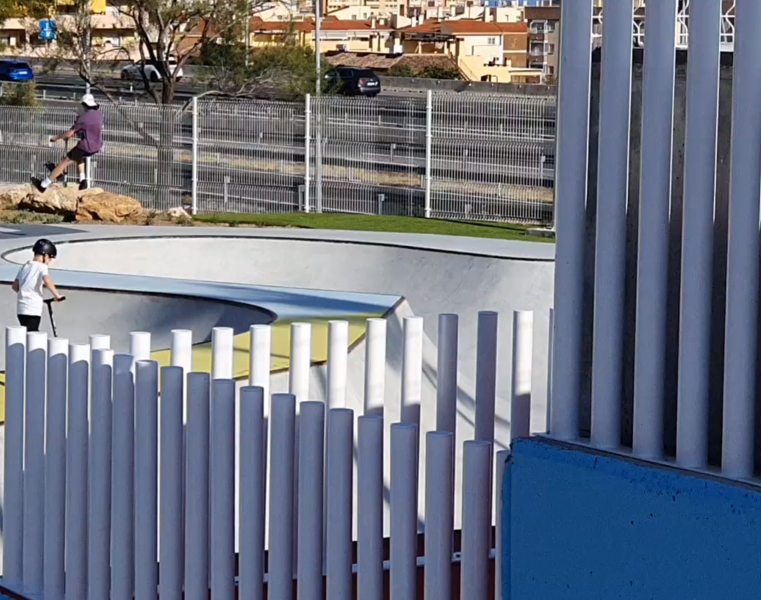 File:Bar lines of Marbella SkatePark.png