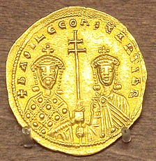 Bir altın sikke üzerinde II.Basileois ve VIII. Konstantinos