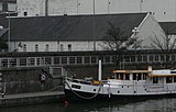 Passé militaire : hangar d'artillerie sur le Bassin