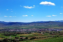 Panorama grada i njegove doline
