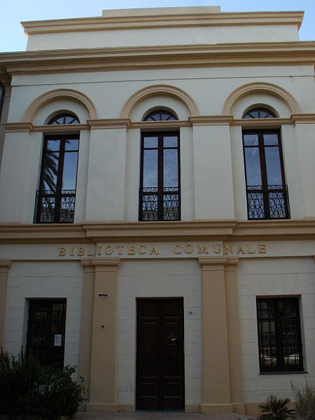 File:Biblioteca olbia.JPG