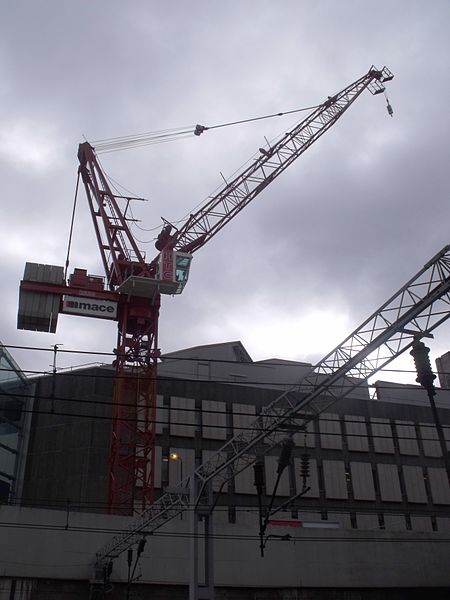 File:Birmingham New Street Station - crane - Mace - HTC (6824248702).jpg