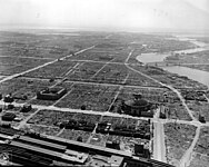 A cidade de Tóquio, devastada pelos bombardeios dos Estados Unidos.