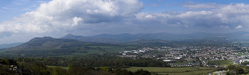 File:Bray Cliffwalk - Panorama (7242702794).jpg