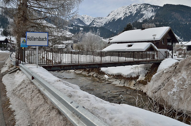 File:Bridge over Hollersbach in Hollersbach im Pinzgau.jpg