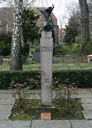 English: Busoni tomb in Berlin Deutsch: Busoni...