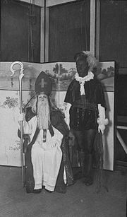 Saint Nicolas et son acolyte Zwarte Piet aux Pays-Bas en 1917.