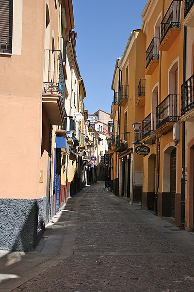 File:Calle de los Herreros - Zamora.jpg