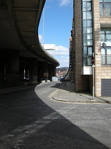 File:Carnoustie Street (geograph 4914273).jpg