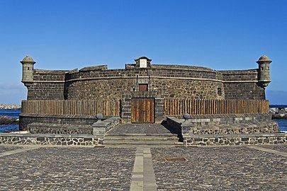 Castillo de San Juan Bautista (Castillo Negro) Avenida de la Constitución 1643