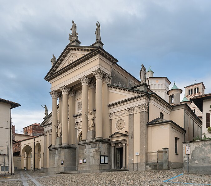 File:Cathedral of Ivrea (30).jpg