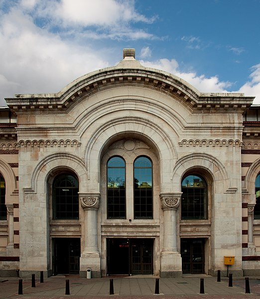 File:CentralMarketHall-Sofia-3.jpg