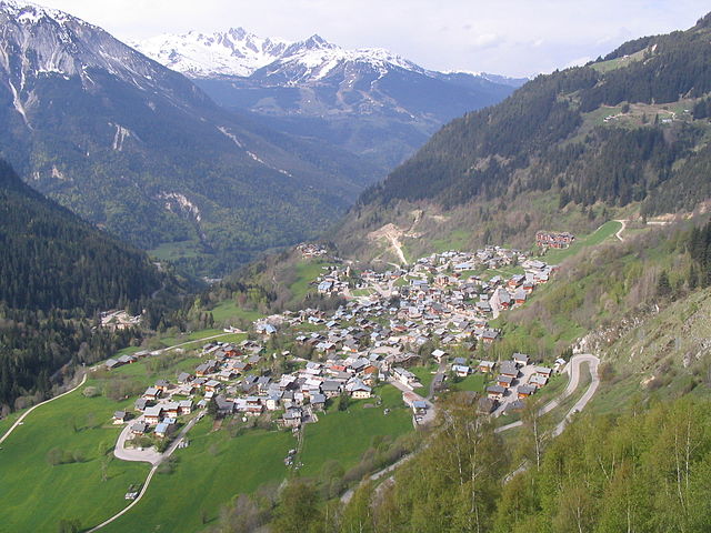 Usa ka Aerial View sa Champagny-En-Vanoise