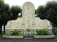 Cheppy French WWI memorial.JPG