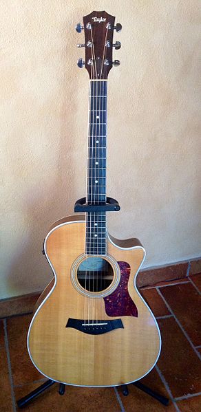 File:Chitarra Folk modello Gran Concerto.JPG