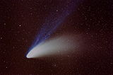 Комета Гейла—Боппа, камера із об’єктивом 300мм, наспинне телескопне кріплення