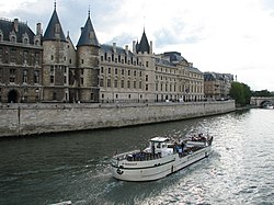 Консьержери — самая старая тюрьма Парижа