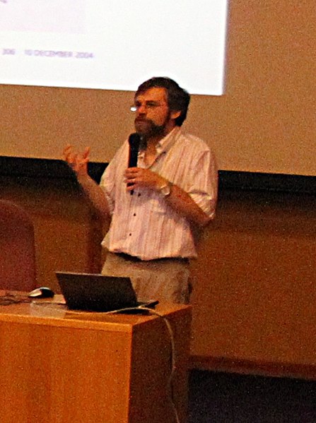 File:Conferencia Dr. Josep Call en la ULL (cropped).JPG