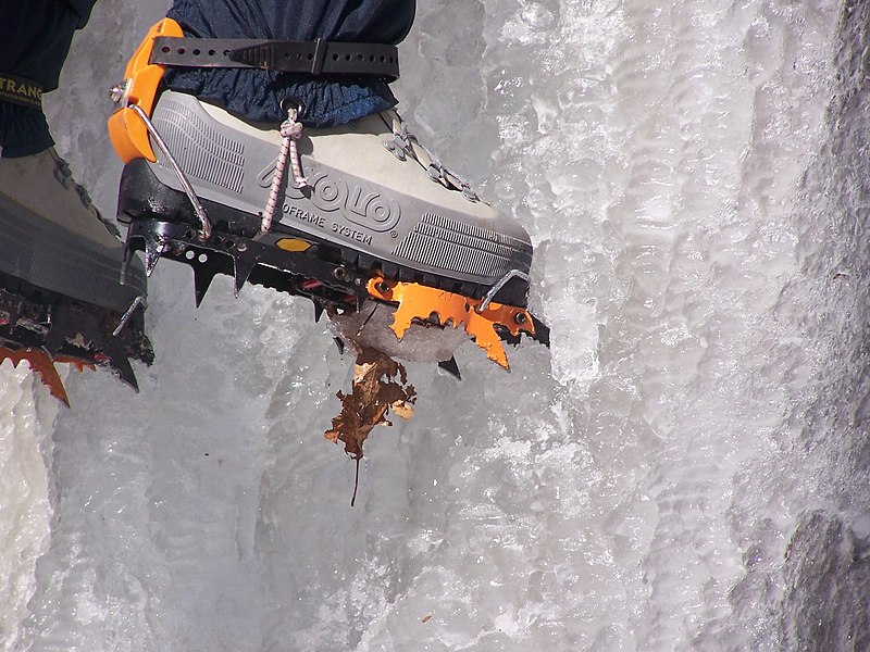 Crampon (alpinisme) — Wikipédia