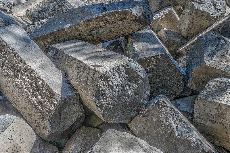 File:Detail of of basalt column, Devils Postpile National Monument.jpg