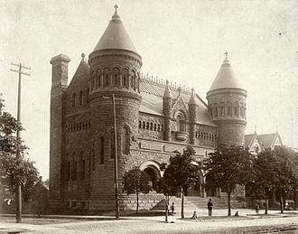 The old Detroit Museum of Art stood at 704 E. Jefferson Ave. The building opened in 1888 Detroit Museum of Arts 1888.jpg