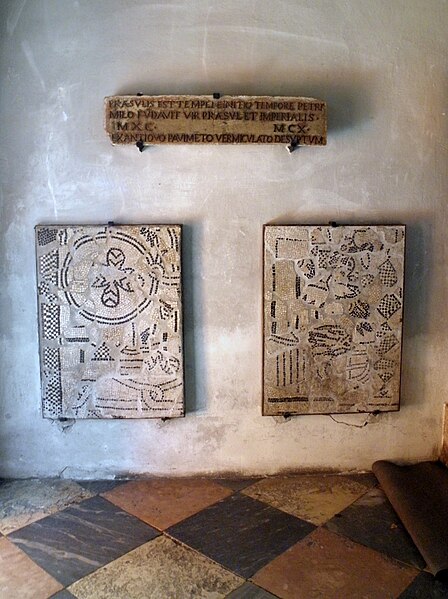 File:Duomo, interior, plaques (Piove di Sacco).jpg