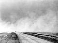 Negativo che mostra una tempesta di sabbia durante il periodo del Dust Bowl, Texas Panhandle.