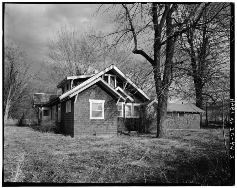 File:EXTERIOR, NORTH AND WEST ELEVATIONS, LOOKING EAST-SOUTHEAST (Sarah Dennett, Photographer, April 1979) - George Adams House, West side of South Broadway Street, Montour, Gem County, HABS ID,23-MONT,1-2.tif