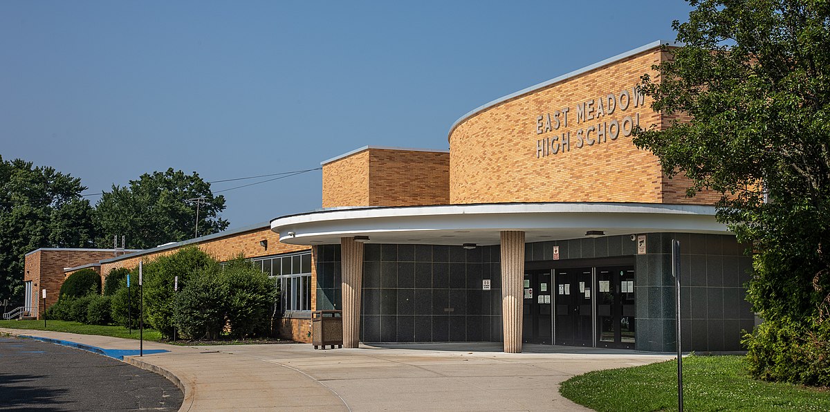 East Side Community High School - Wikipedia