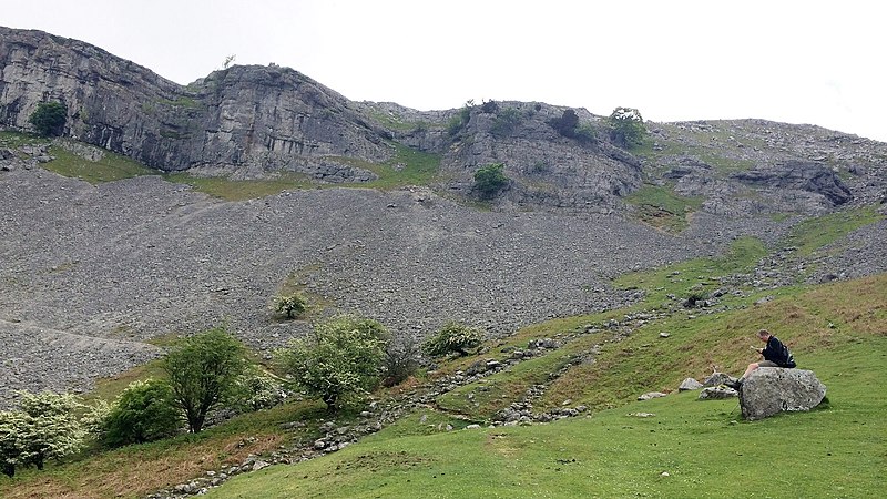 File:Eglwyseg Crags from Offa's Dyke Path.jpg