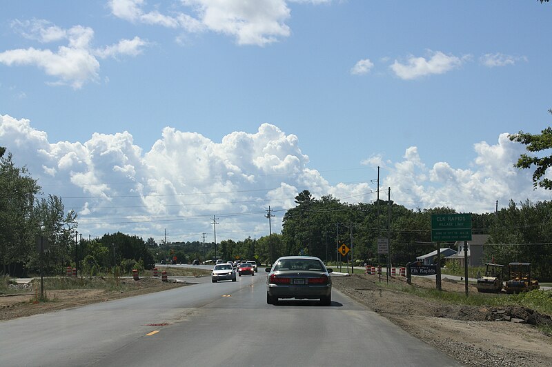 File:Elk Rapids Michigan Sign US31.jpg