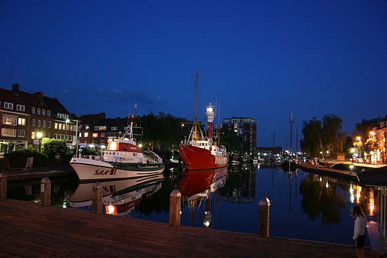 Emden- Ratsdelft bei Nacht