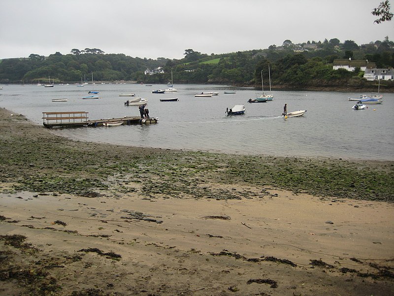 File:Ferry in Gillan Creek - geograph.org.uk - 2110594.jpg