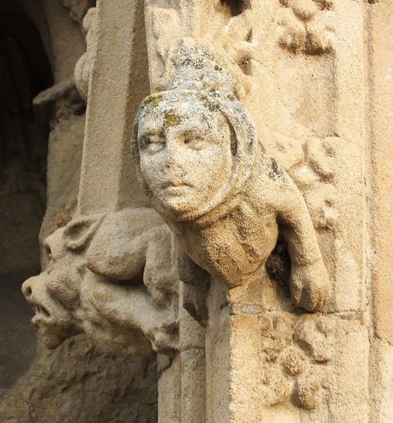 File:Figures on Exeter Cathedral - geograph.org.uk - 640317.jpg