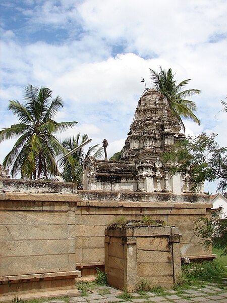File:Gangadeshvara Temple at Turvekere.JPG