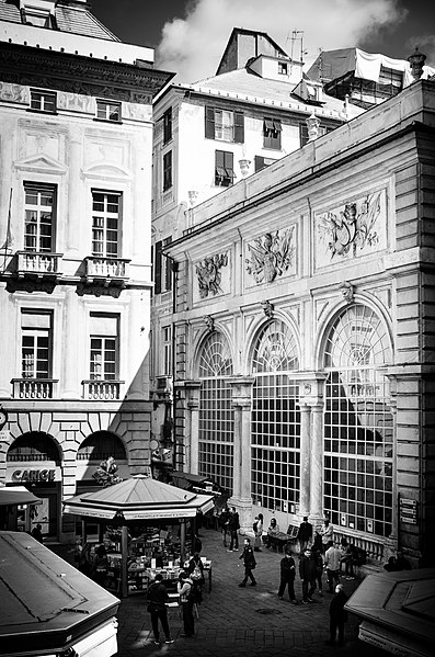 File:Genova, Loggia dei Mercanti.jpg