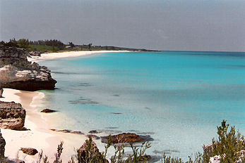 Great Harbor Cay beach på Berry Island