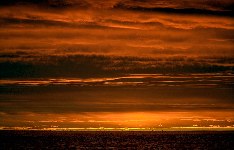 File:Greenland Sea at night (js).jpg