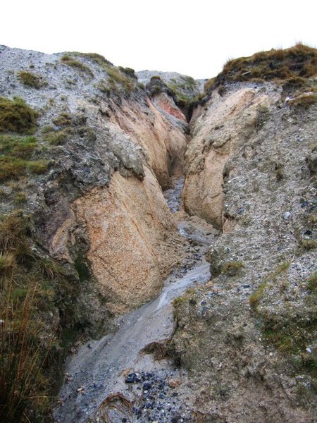 File:Gully above Shaugh Lake China Clay Works - geograph.org.uk - 335307.jpg