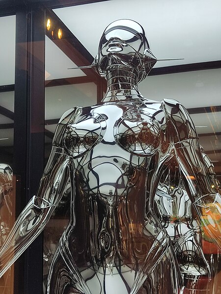 File:HK 金鐘 Admiralty 香港萬豪酒店 JW Marriott Hotel 富藝斯 Phillips Auction preview exhibition visitors n Hajime Sorayama Sexy Robot Floating silver female body November 2022 Px3 09.jpg