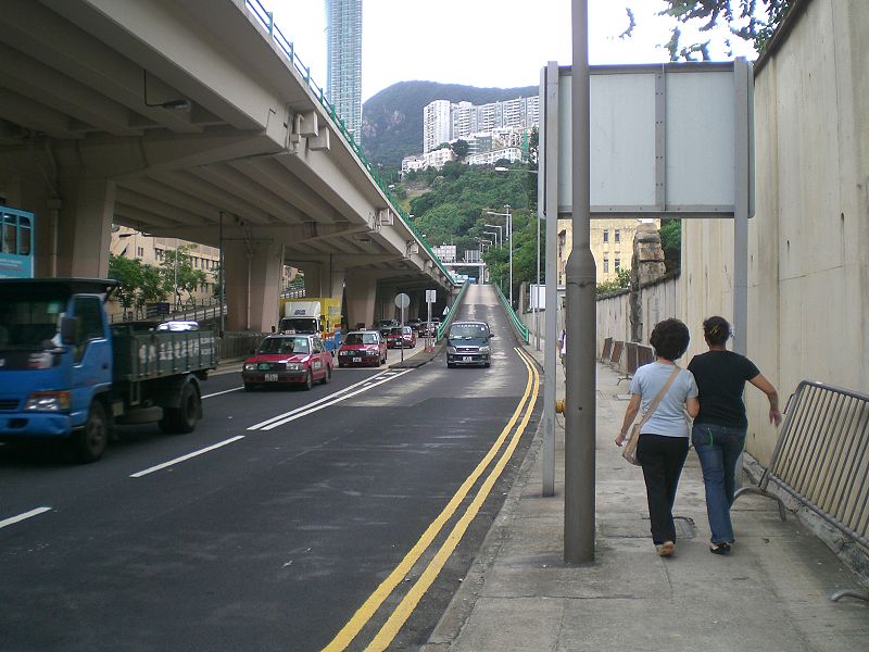 File:HK Wong Nai Chung Gap Road Flyover.JPG