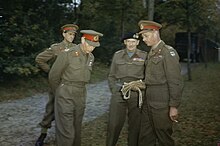 Dempsey (right) with King George VI (left) and Montgomery.