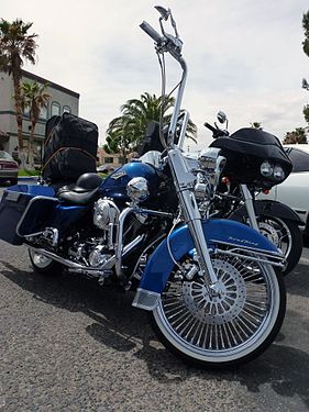 Harley-Davidson Road King sur la 66 Road à Barstow en Californie.- (USA)