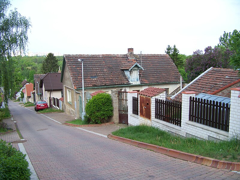 File:Hertzova, shora.jpg