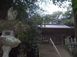 Ikazuchi-jinja haiden.jpg