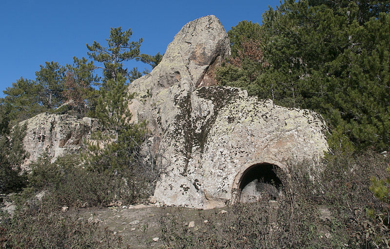 File:Inkaya Phrygian rock-cut tomb 3.jpg