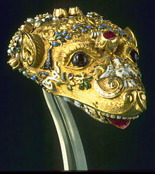 Jewelled head for a zibellino, Italy, ca. 1550-59 (Walters Art Museum) Italian - Marten's Head - Walters 571982 - Profile.jpg