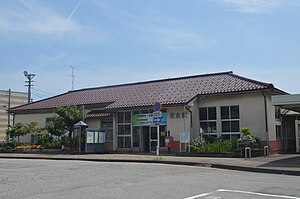 JR Fushiki Station ac.jpg